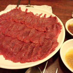 광장시장 육회자매집