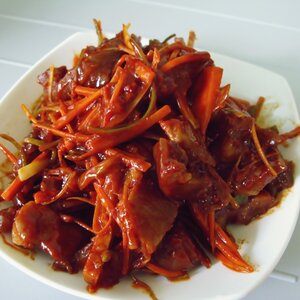 족발이 좀 남아서 버리긴 아깝고 해서