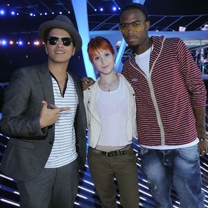 2010 mtv video music awards - bruno mars, b.o.b, Hayley Williams