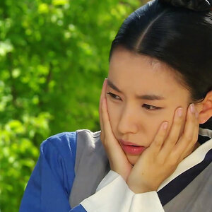 요즘엔 만화책 다운받아보는데