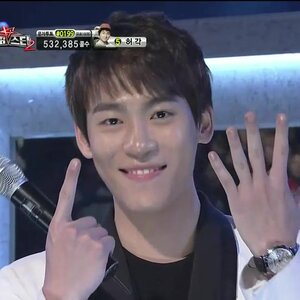 근데 존박이 훈훈하게 생기긴 했네