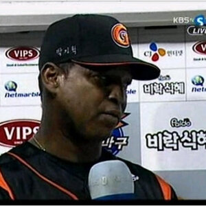 십쇼키들아 4월의 마지막날인데 미역국은 먹고 십덕거리냐