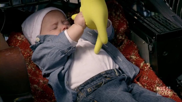 Raising.Hope.S01E01.HDTV.XviD-LOL.avi_000722680.jpg