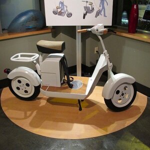 fido-scooter-03-07-2011 Fremont Motors.jpg